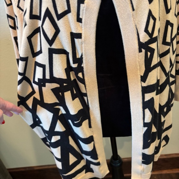 LouLou Artsy Abstract Print Cardigan, size 1X, Lagenlook Spring Office Layering - Picture 4 of 10